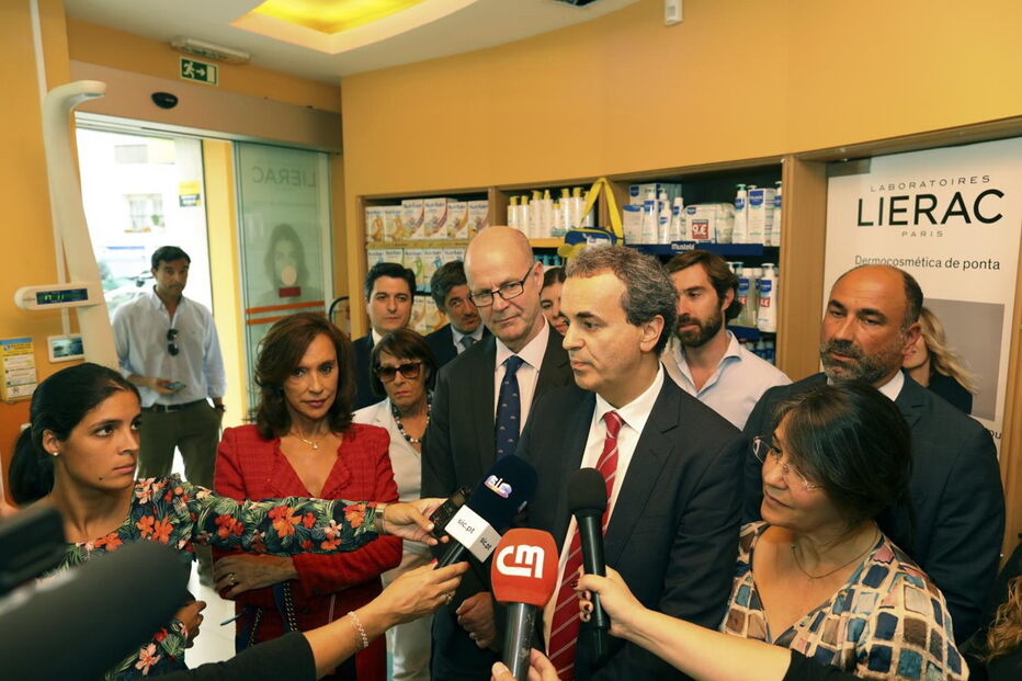 Secretário de Estado Fernando Araújo assinalou arranque do projeto de rastreio numa farmácia em Alcabideche 