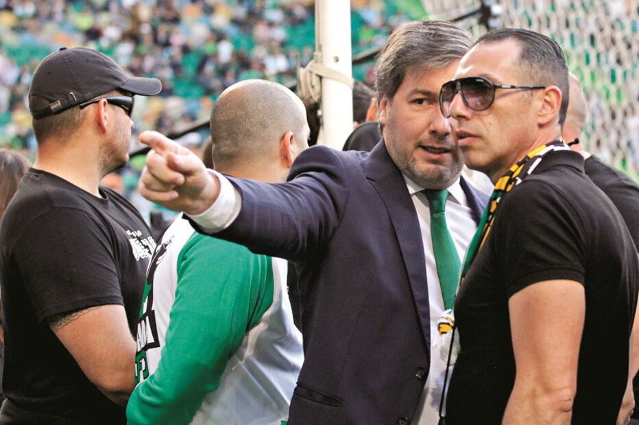 Bruno de Carvalho falou com elementos da claque antes do jogo com o Benfica da época passada (0-0) 
