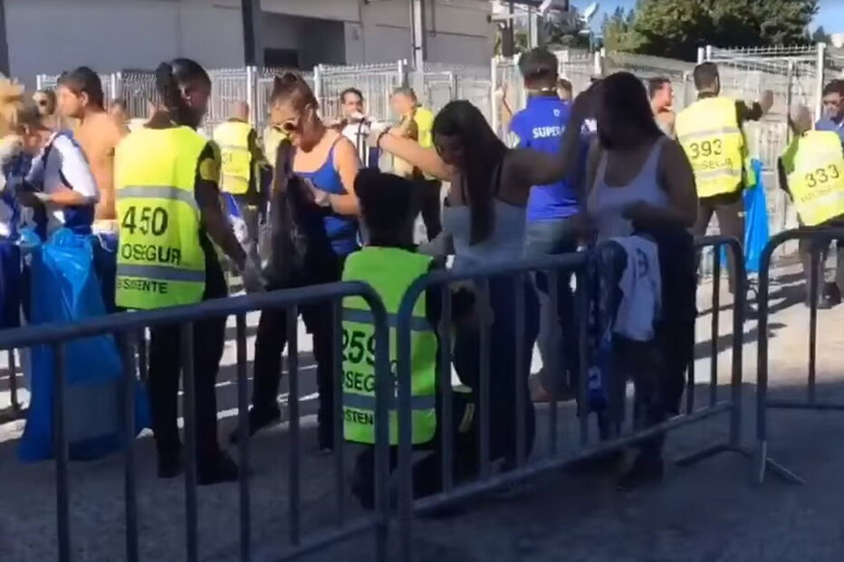 Adeptas do FC Porto queixam-se de abusos durante revista no Estádio da Luz