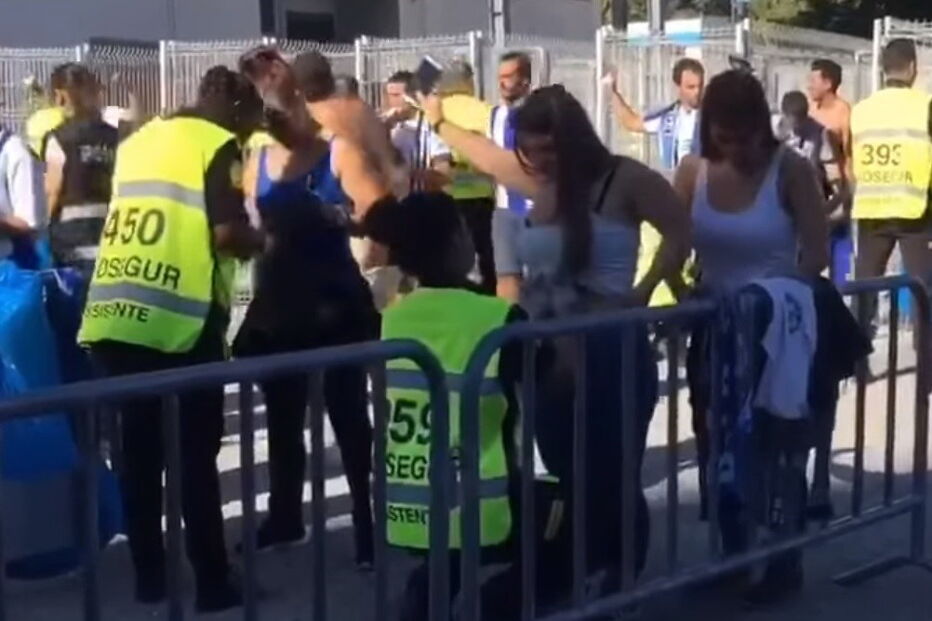 Adeptas do FC Porto queixam-se de abusos durante revista no Estádio da Luz
