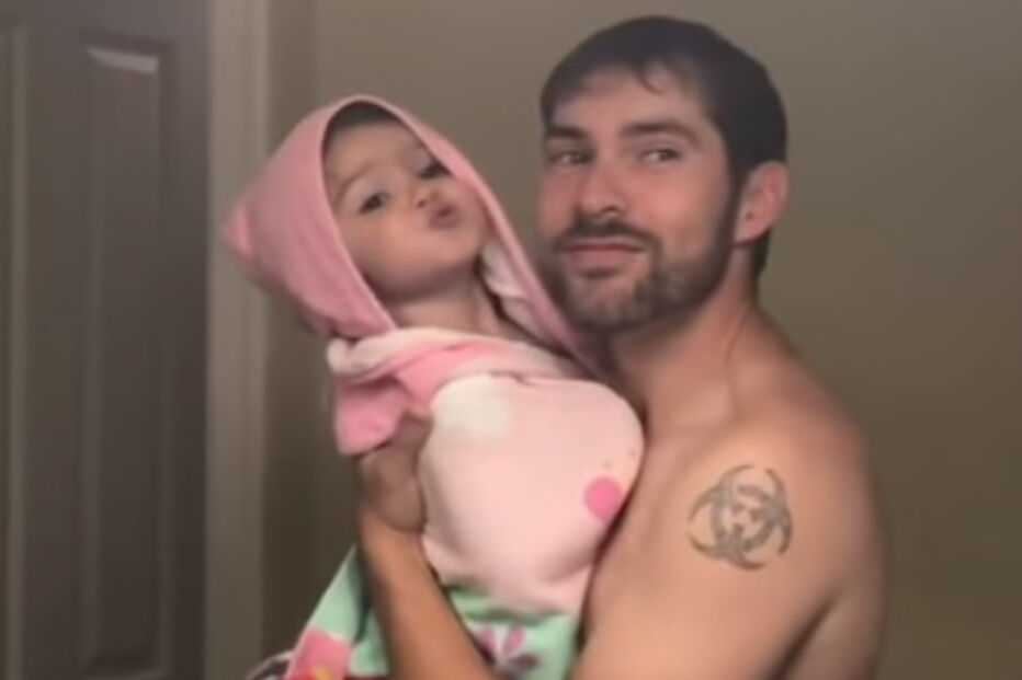 Vídeo mostra momento de ternura entre pai e filha a cantar 