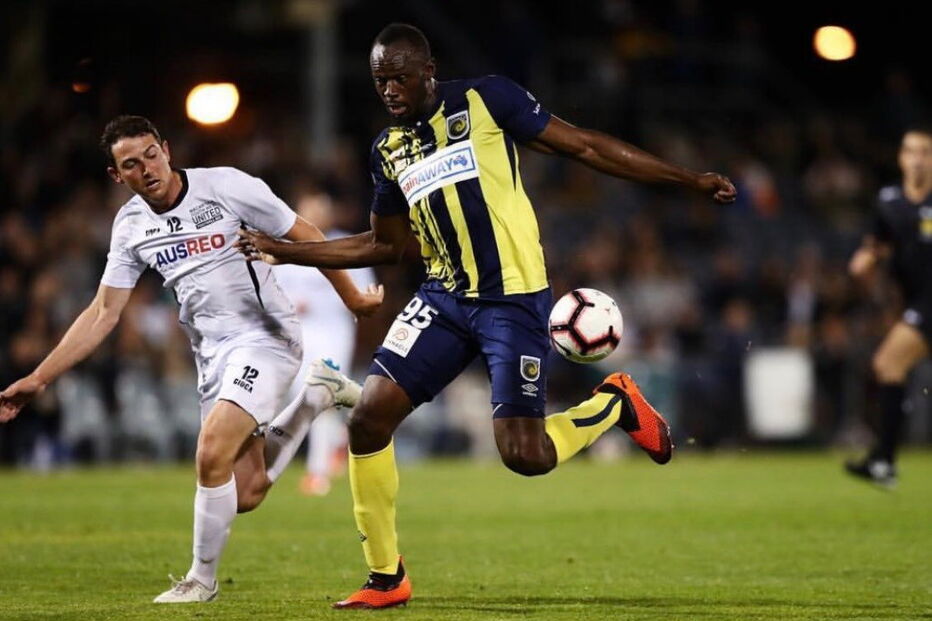 Usain Bolt celebra golos marcados por clube australiano