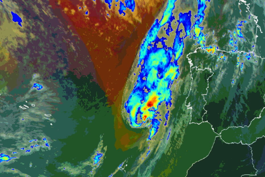 Furacão Leslie aproxima-se do Continente