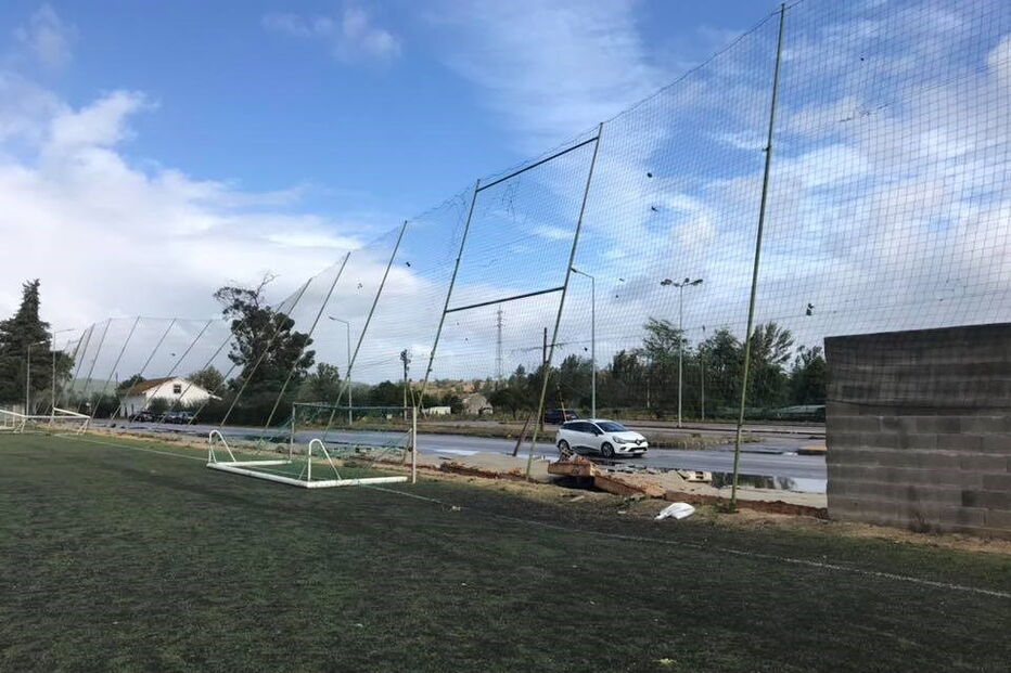 Estádios de Coimbra sofrem estragos pela passagem do Leslie
