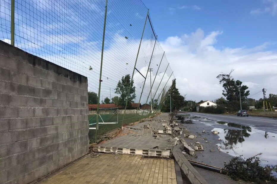 Estádios de Coimbra sofrem estragos pela passagem do Leslie