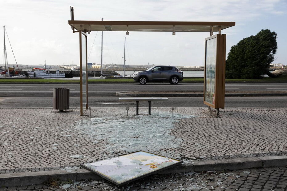 Figueira da Foz arrasada à passagem do furacão Leslie