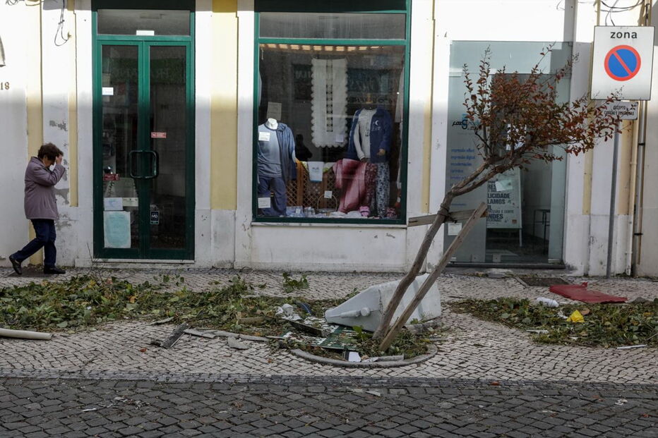 Figueira da Foz arrasada à passagem do furacão Leslie