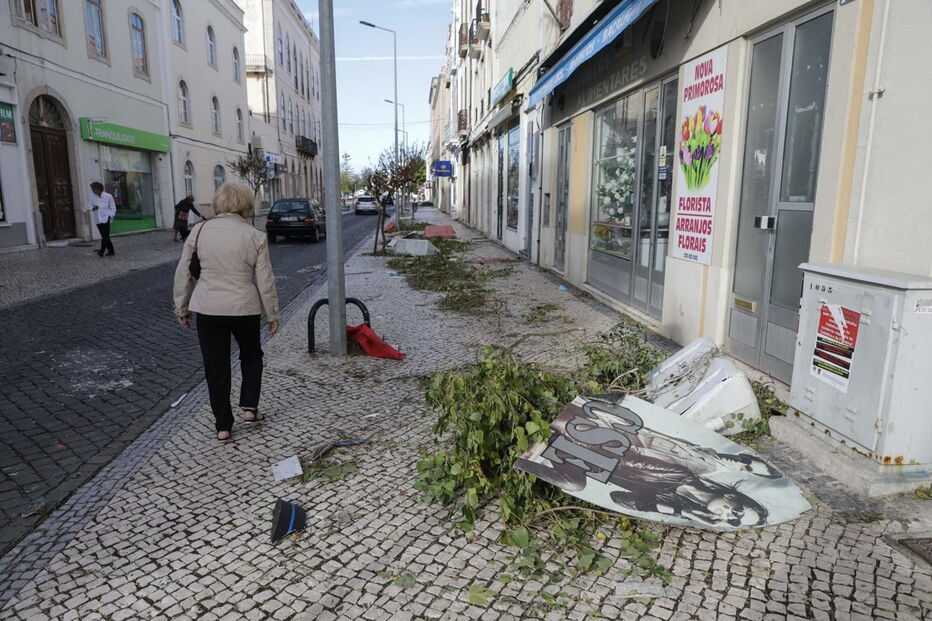 Figueira da Foz arrasada à passagem do furacão Leslie