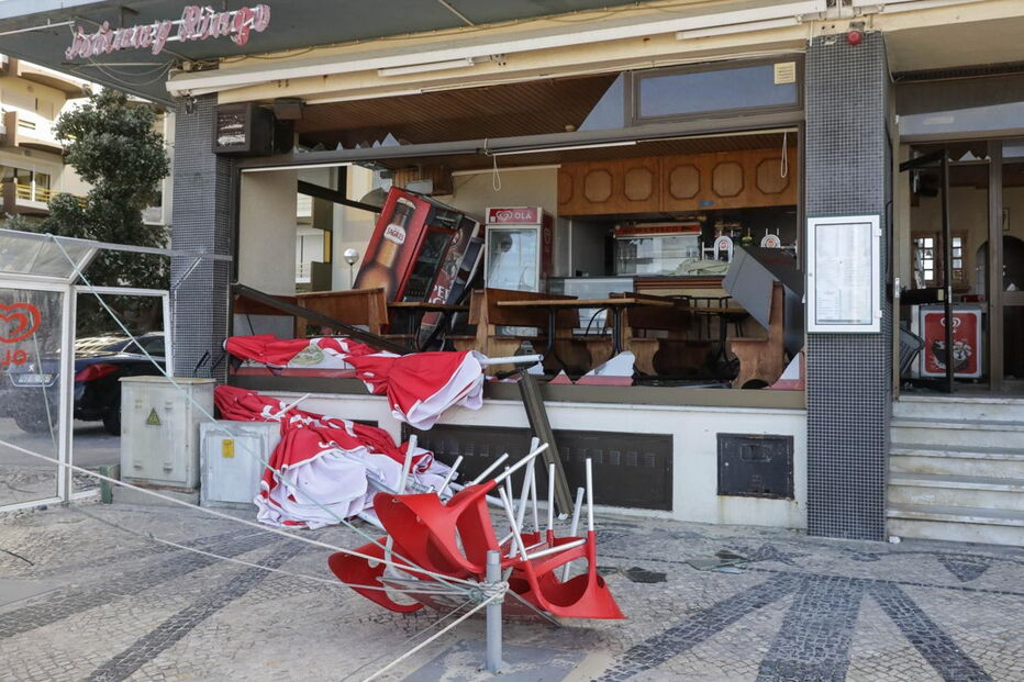 Figueira da Foz arrasada à passagem do furacão Leslie