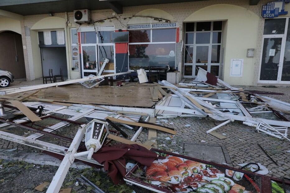 Figueira da Foz arrasada à passagem do furacão Leslie