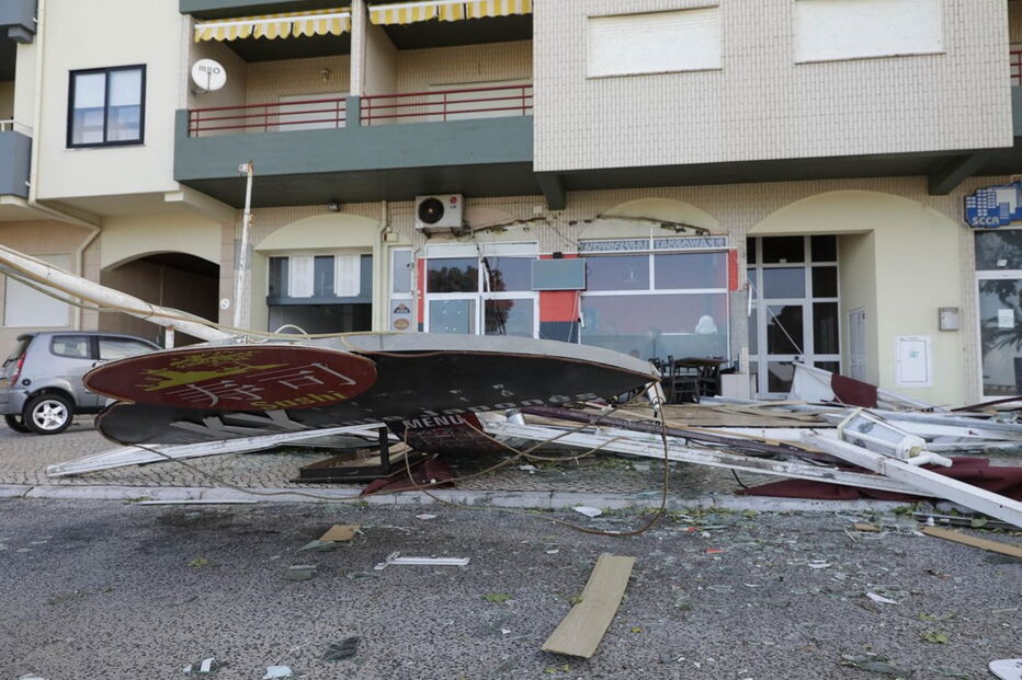 Figueira da Foz arrasada à passagem do furacão Leslie