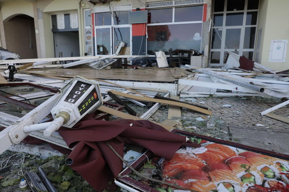 Figueira da Foz arrasada à passagem do furacão Leslie