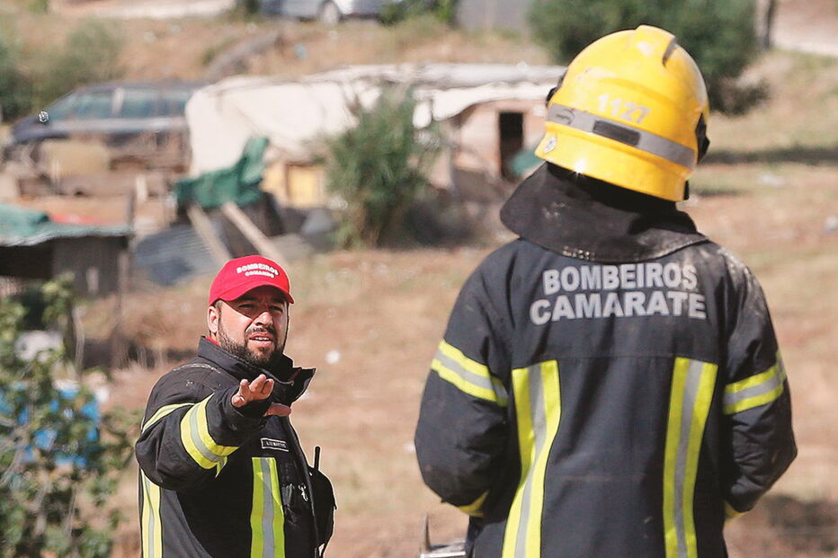 Luís Martins, dos voluntários de Camarate, numa ação de socorro precisamente no bairro da Torre 