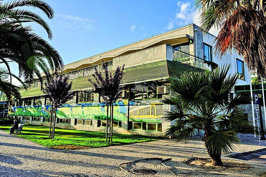 Café Ribamar, que se estendia por três pisos, foi explorado pela Sociedade Pavilhões de Algés durante mais de 50 anos