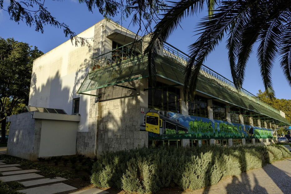 Café Ribamar, que se estendia por três pisos, foi explorado pela Sociedade Pavilhões de Algés durante mais de 50 anos