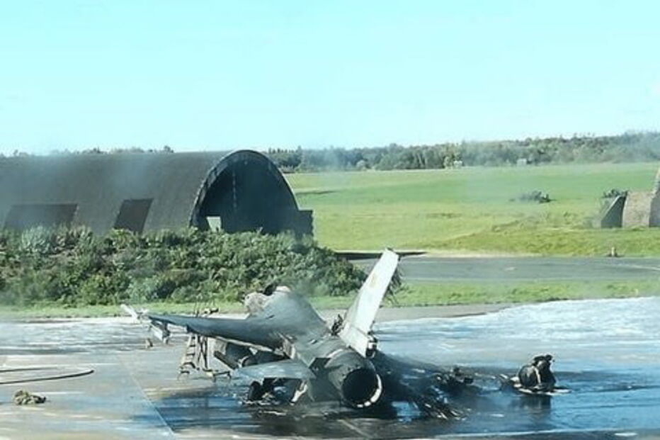 Avião dispara contra nave F-16 em base militar na Bélgica