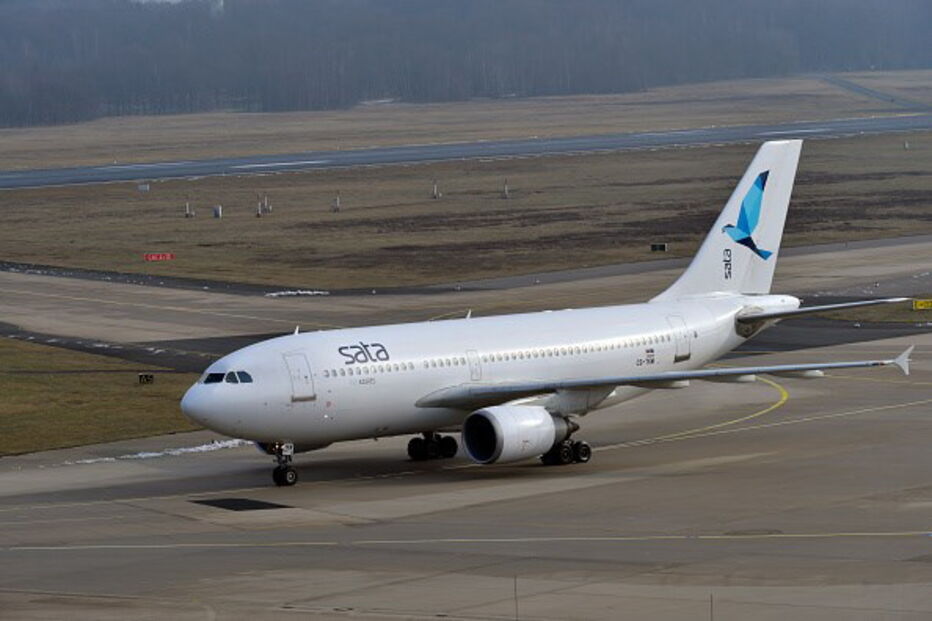 Avião do Grupo SATA