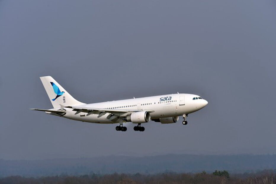 Avião do Grupo SATA