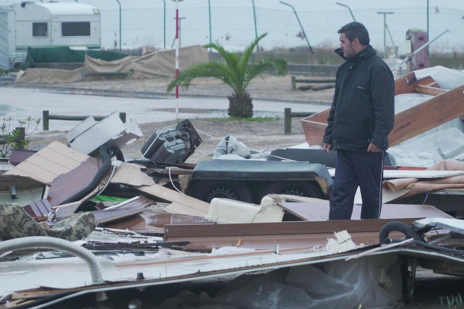 A destruição causada pelo furacão Leslie no Parque de Campismo na Figueira da Foz