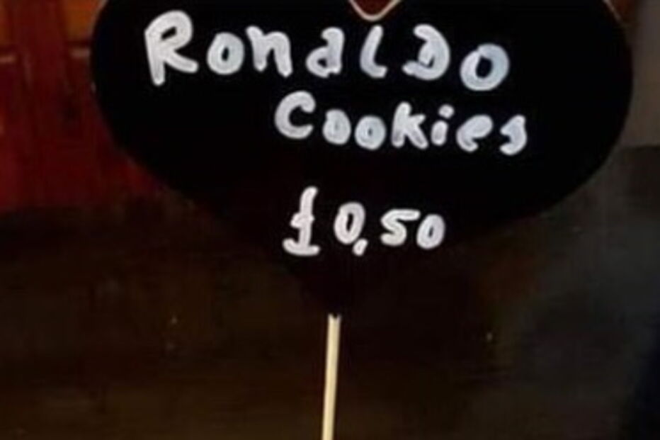 Biscoito ‘Ronaldo’ vendido em café português alvo de criticas nas redes sociais