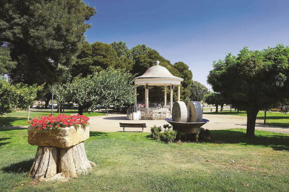 Coreto da vila está inserido no jardim Cândido Mendonça e já foi um dos ex-líbris das noites  