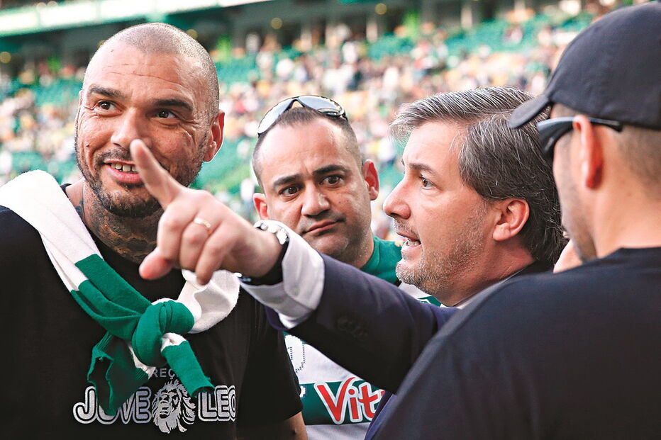 Bruno de Carvalho com Mustafá, líder da Juve Leo, em Alvalade