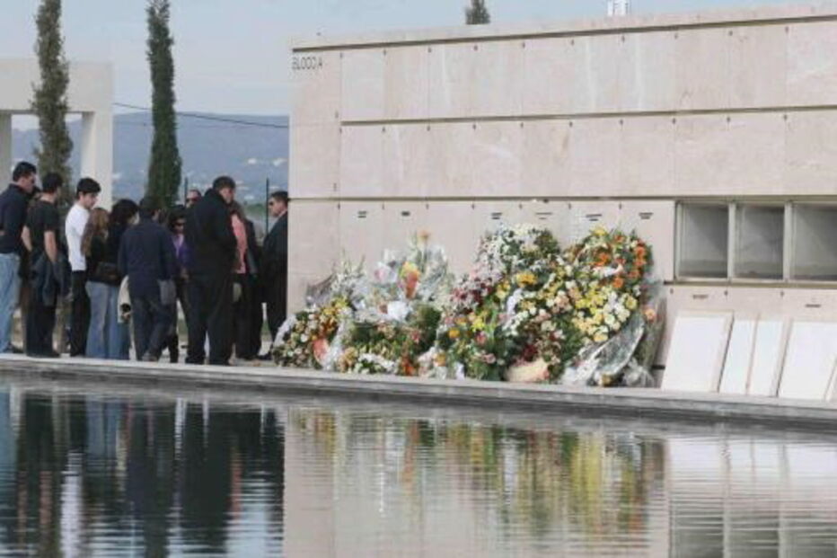 Funeral no cemitério de Faro