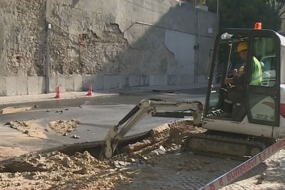 Abatimento de terras lança o caos em Lisboa 