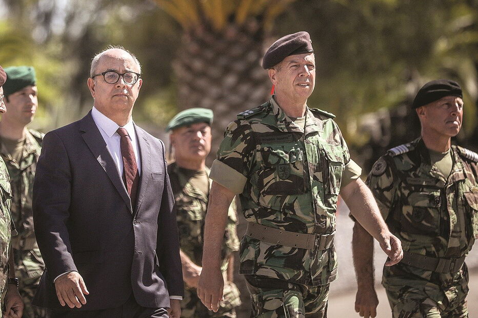 Azeredo Lopes e Rovisco Duarte demitiram-se por causa do escândalo de Tancos