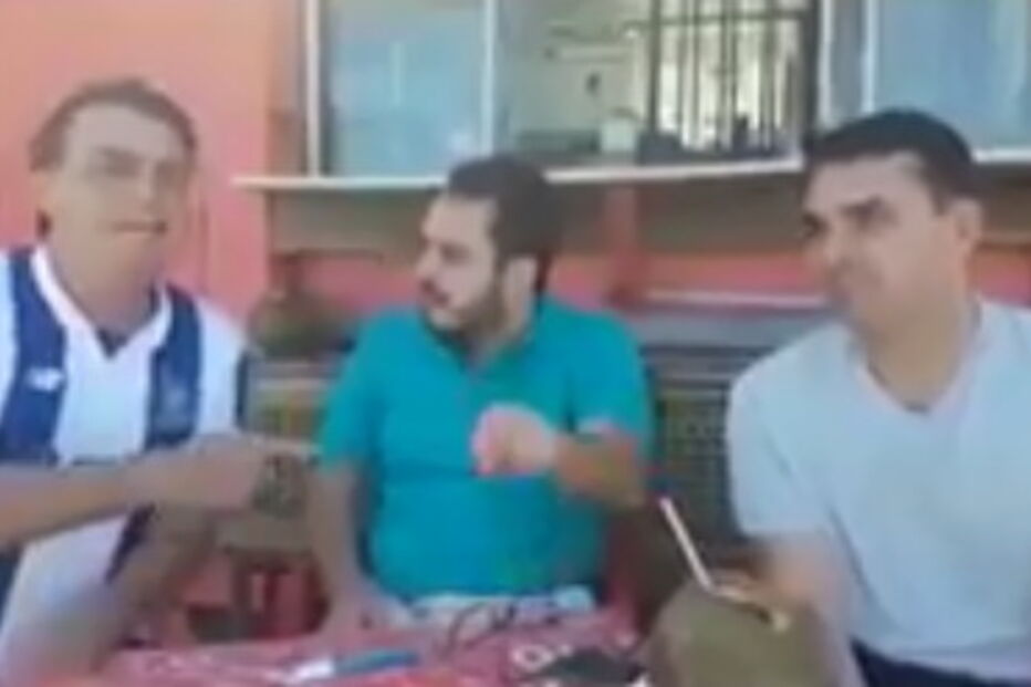 Bolsonaro surge em vídeo com a camisola do FC Porto