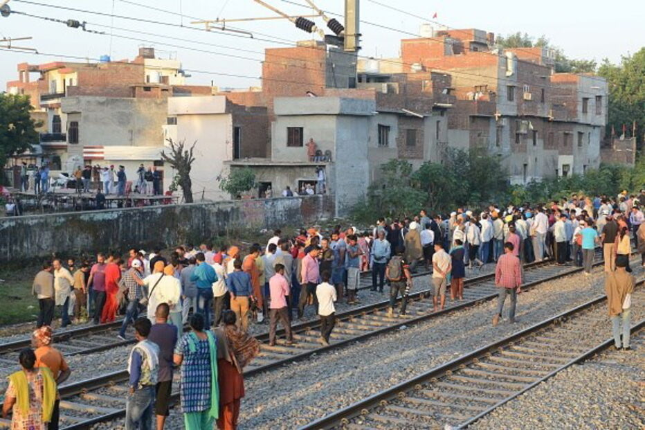 Pelo menos 60 mortos em atropelamento ferroviário na Índia
