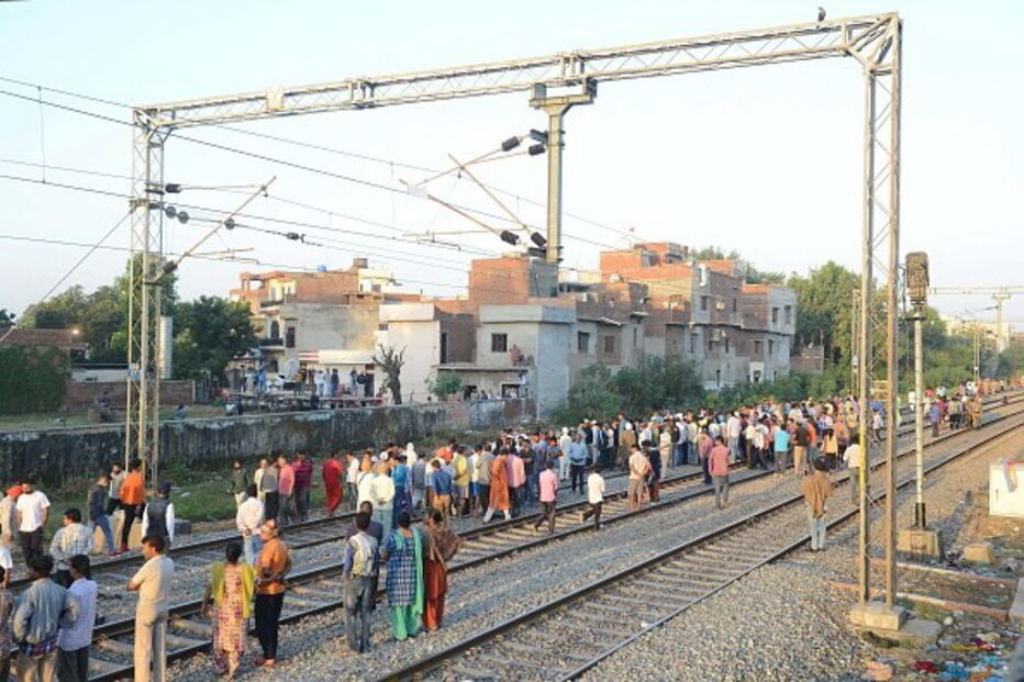 Pelo menos 60 mortos em atropelamento ferroviário na Índia