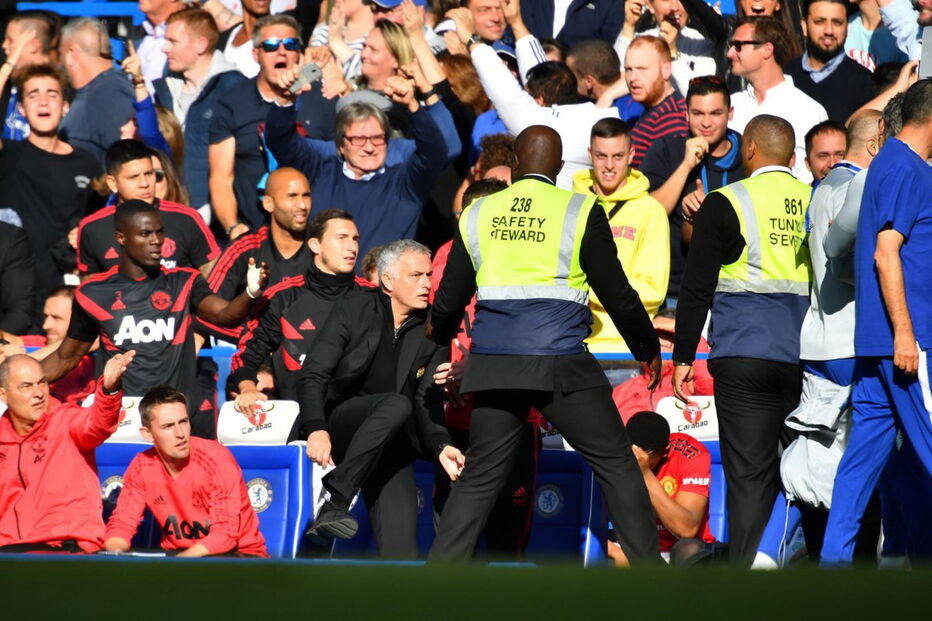 Mourinho envolve-se em confusão após jogo entre o Chelsea e o Manchester United