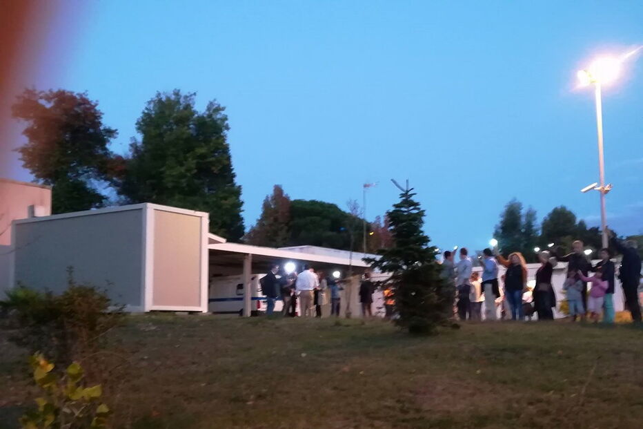 Cordão humano por uma nova ala pediátrica no Hospital de São João no Porto