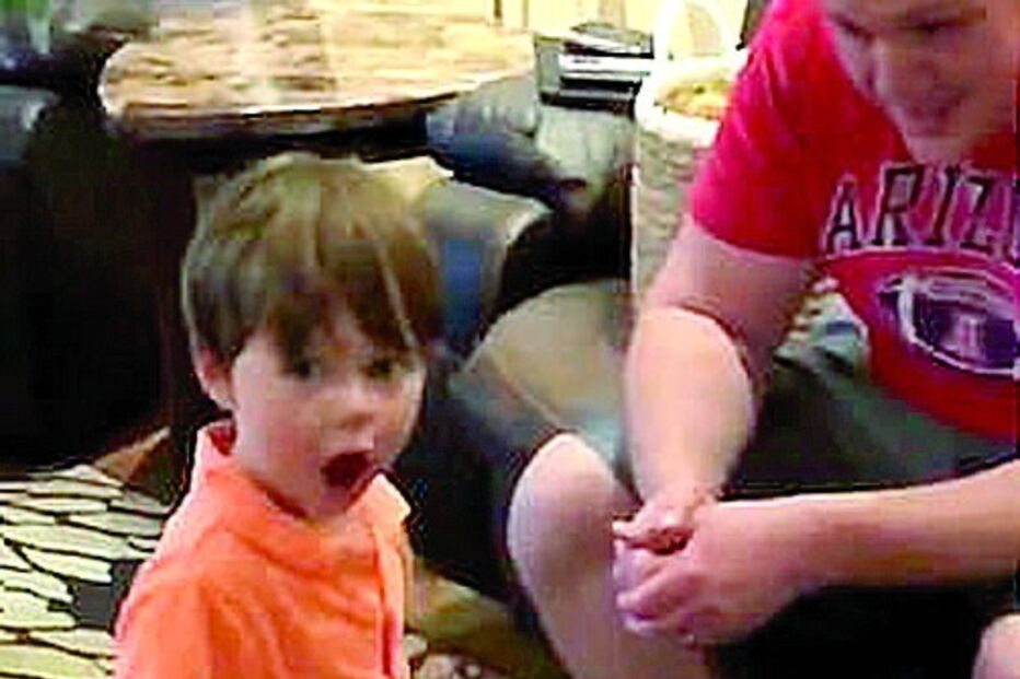 Menino baralha os pais e diz ter visto um pénis