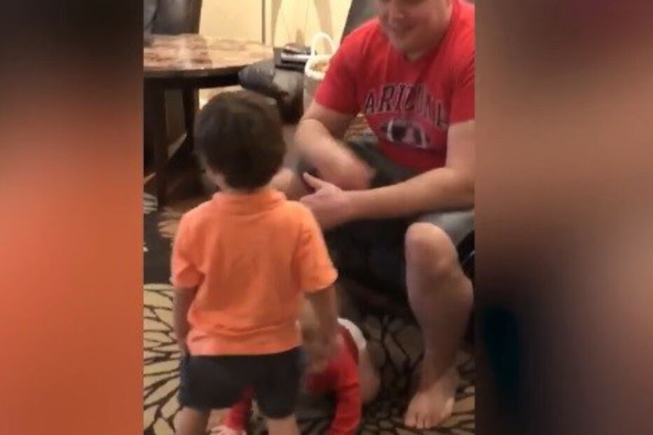 Menino baralha os pais e diz ter visto um pénis