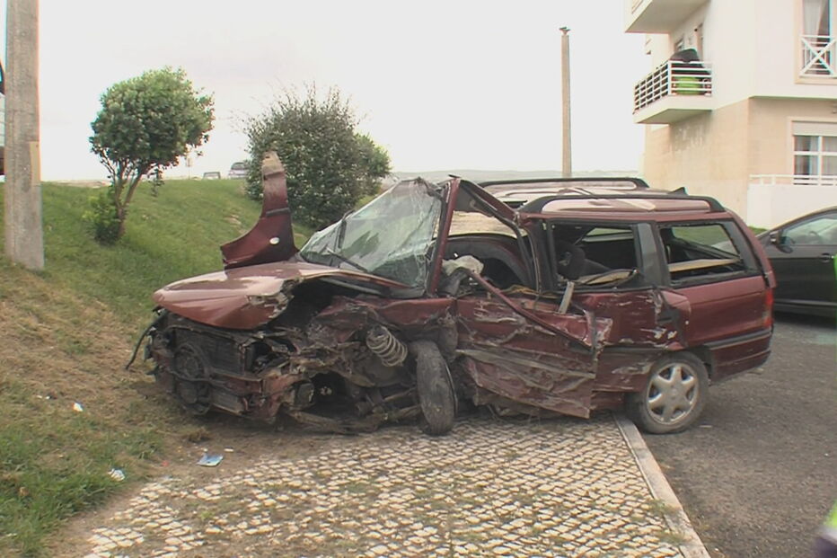 Choque na estrada faz um morto e dois feridos em Peniche 