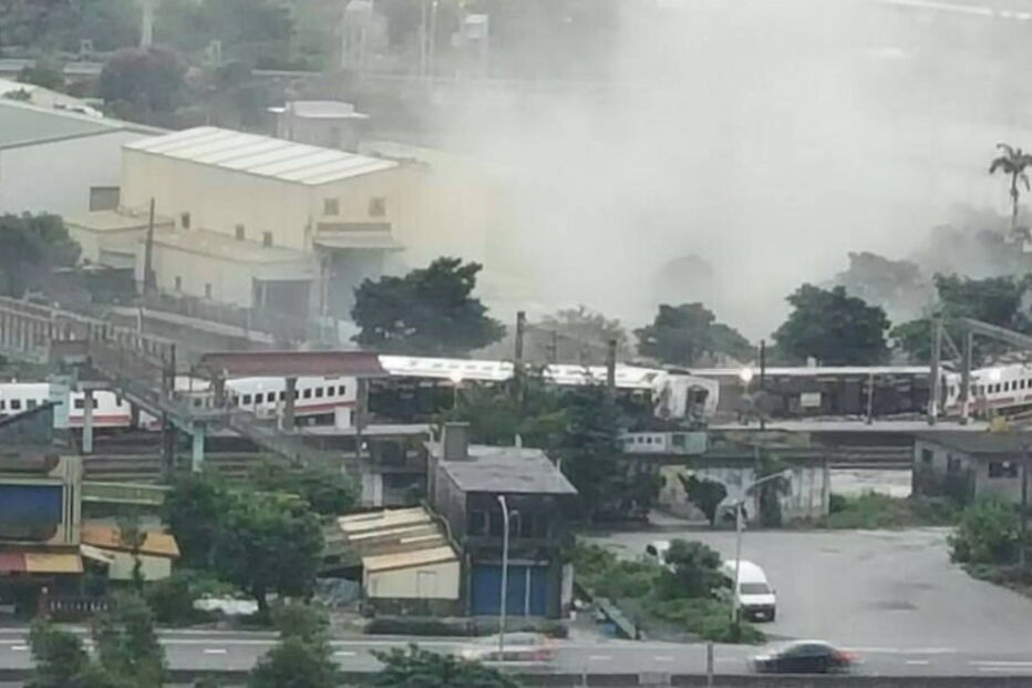 Acidente com comboio em Taiwan mata 17 pessoas 