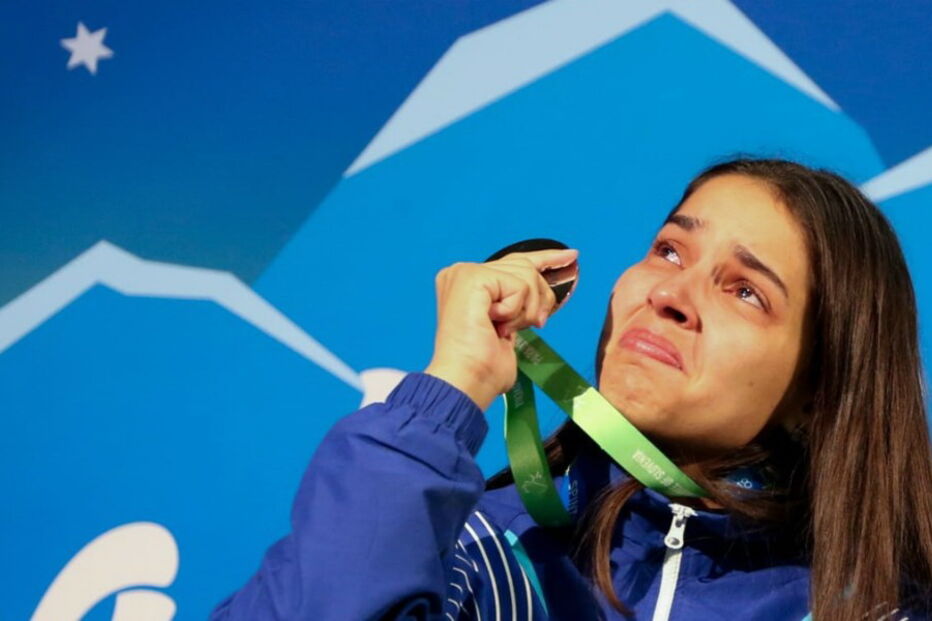 Cátia Oliveira celebra medalha de prata no mundial de ténis de mesa