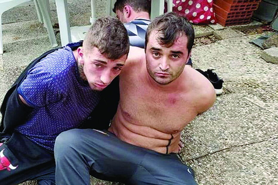 Foto da polémica mostra os três ladrões após a detenção no parque de campismo de Medas 