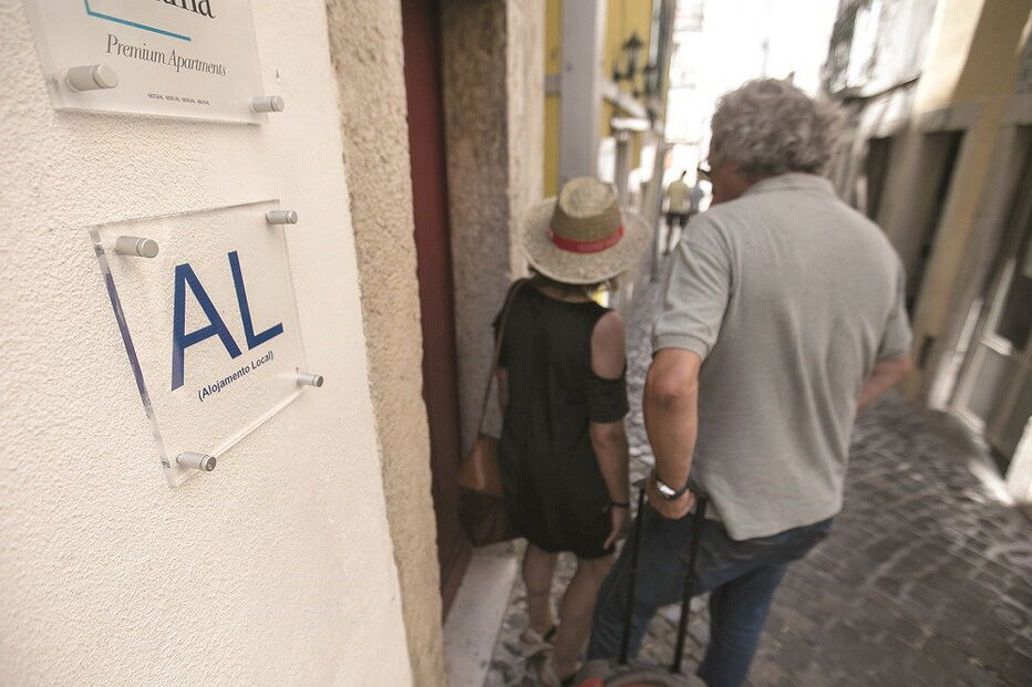 Houve uma corrida ao licenciamento de novos alojamentos locais antes da entrada em vigor da lei que limita espaços 