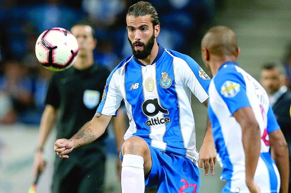 Sérgio Oliveira pode render na equipa Otávio ou o mexicano Herrera 