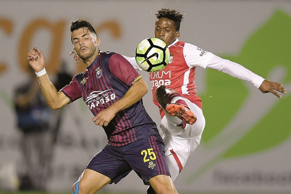 Luther Singh (dir.) estreou-se com a camisola do Sp. Braga. Este domingo em lance com Kiki 