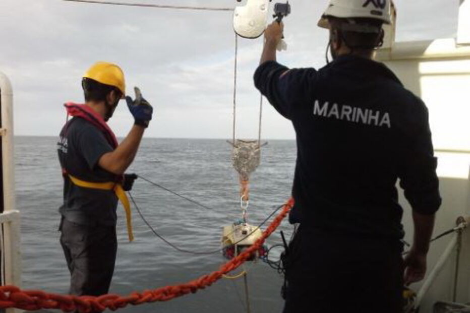 Operação de resgate da embarcação Mestre Silva