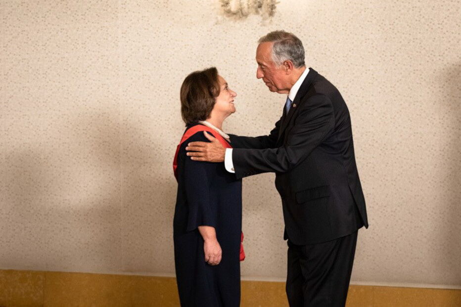 Marcelo Rebelo de Sousa condecora antiga PGR Joana Marques Vidal 