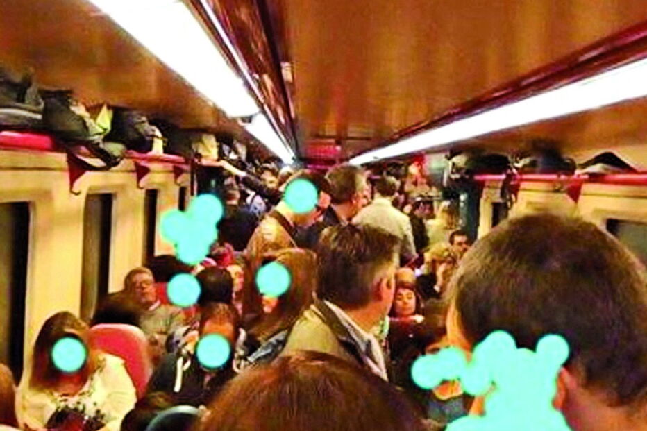 Viagem ao início da manhã no regional de Tomar é feita de pé por muitos utentes 