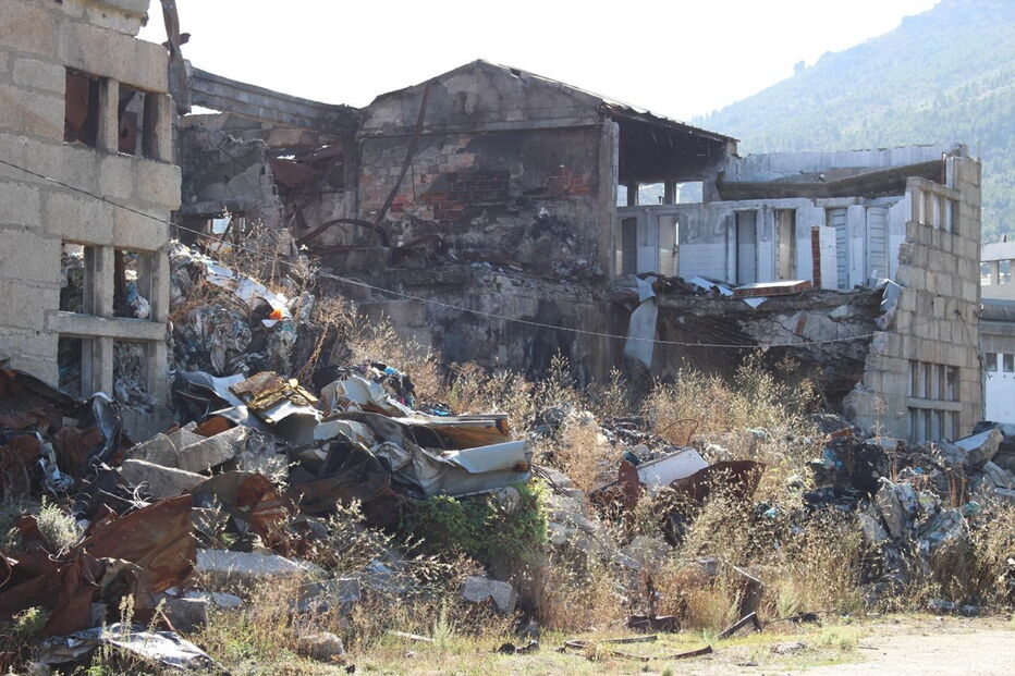 Operação de remoção do lixo começou e tem um custo total de 266 mil euros. Pode ficar concluída até final do ano 