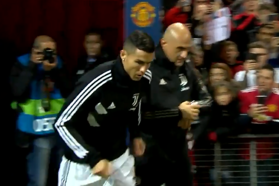 Cristiano Ronaldo recebido de forma incrível pelos adeptos do United