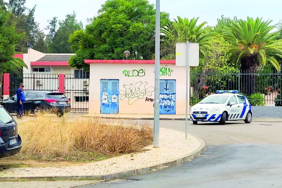 Situações têm acontecido com frequência na Escola Secundária Manuel Teixeira Gomes, em Portimão 