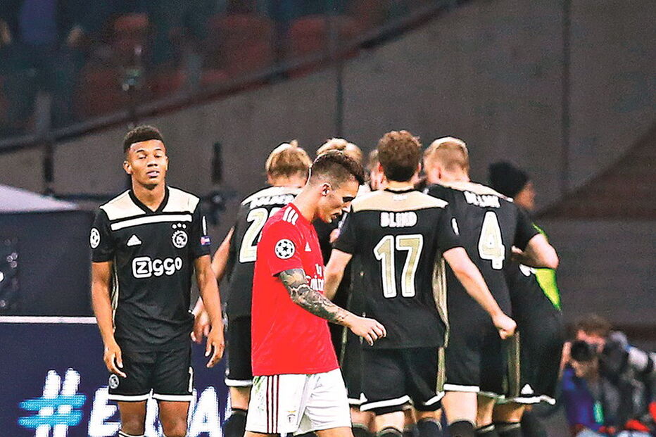Grimaldo ficou desolado depois de ter tido influência no golo que deu a vitória à equipa holandesa nos descontos